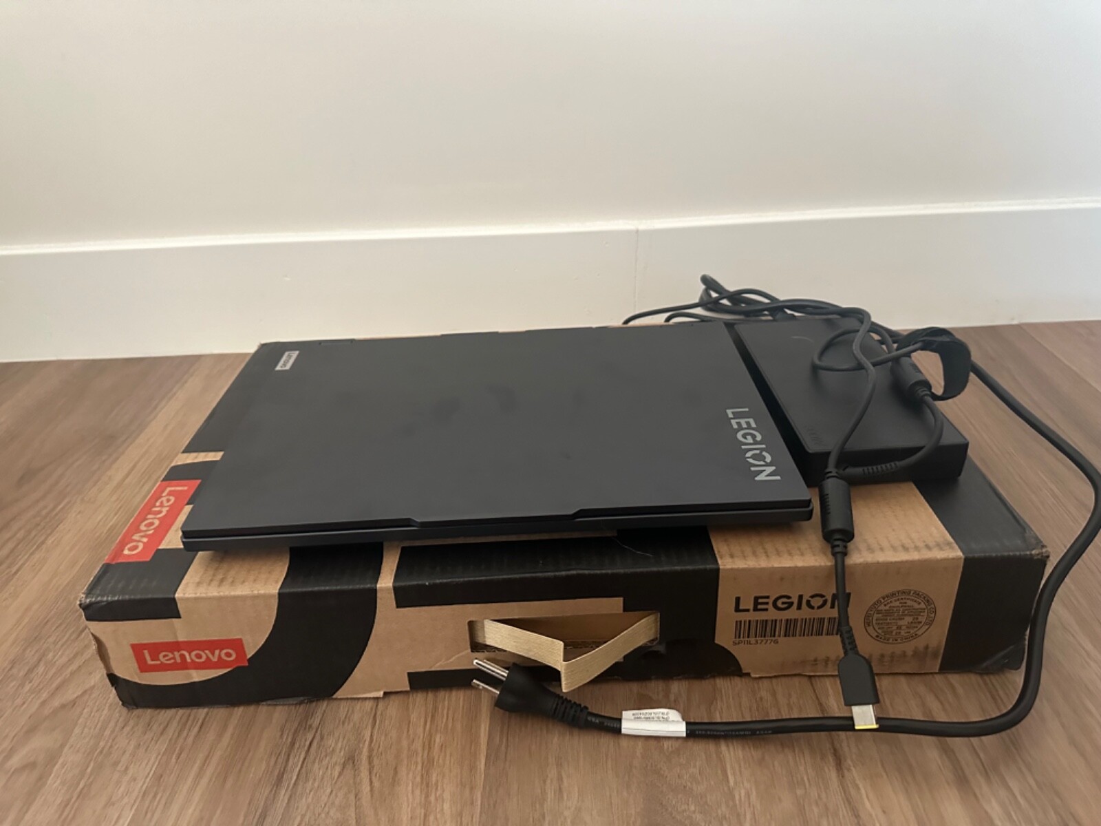 Lenovo – Legion Pro 5 16” Gaming Laptop – AMD Ryzen 5 7645HX 16GB 1 Tb Onyx Grey