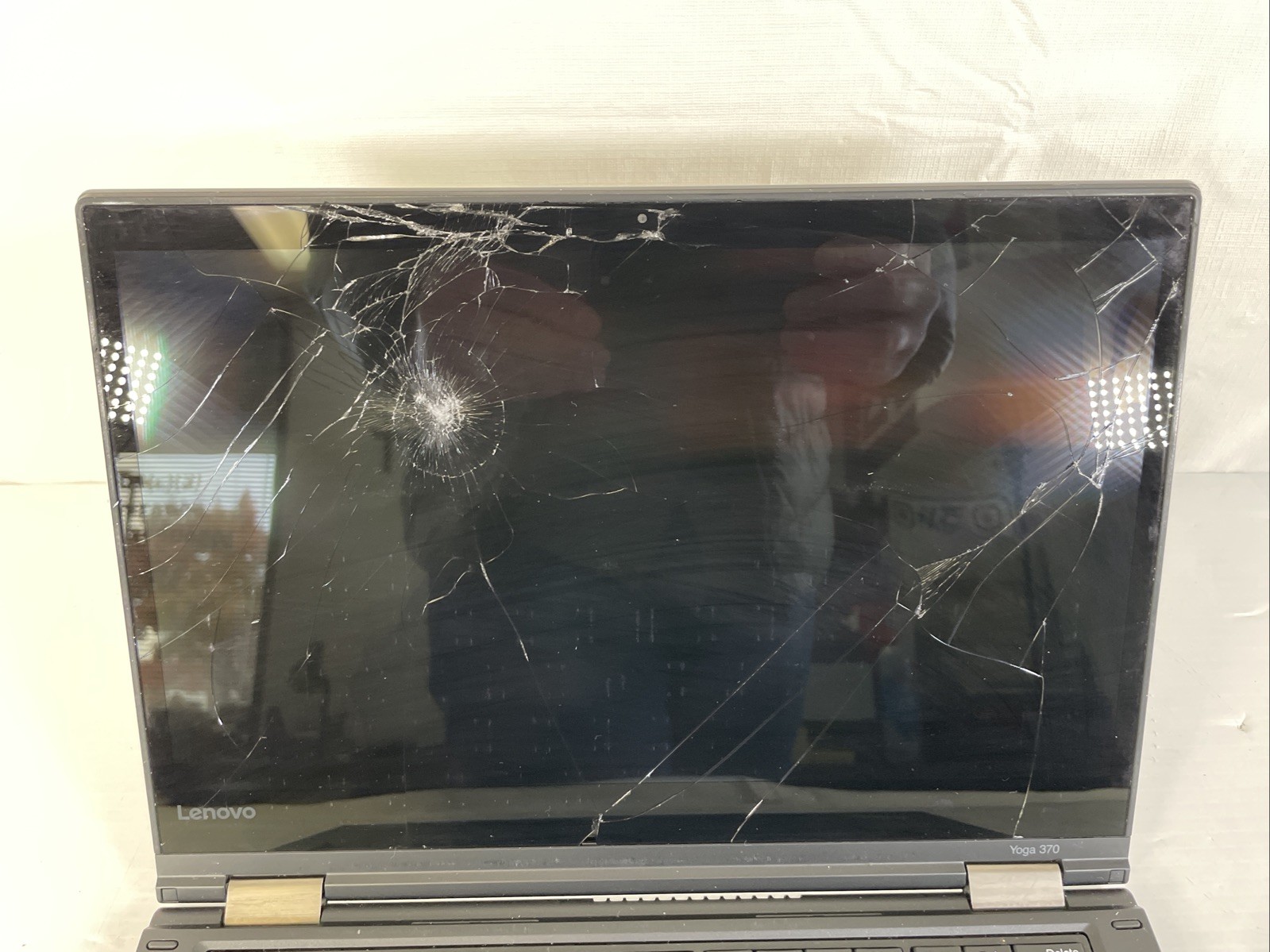 LENOVO YOGA 370 INTEL CORE I7-7500U 2.70GHZ **NO HD RAM, HDD, OS ** FOR PARTS
