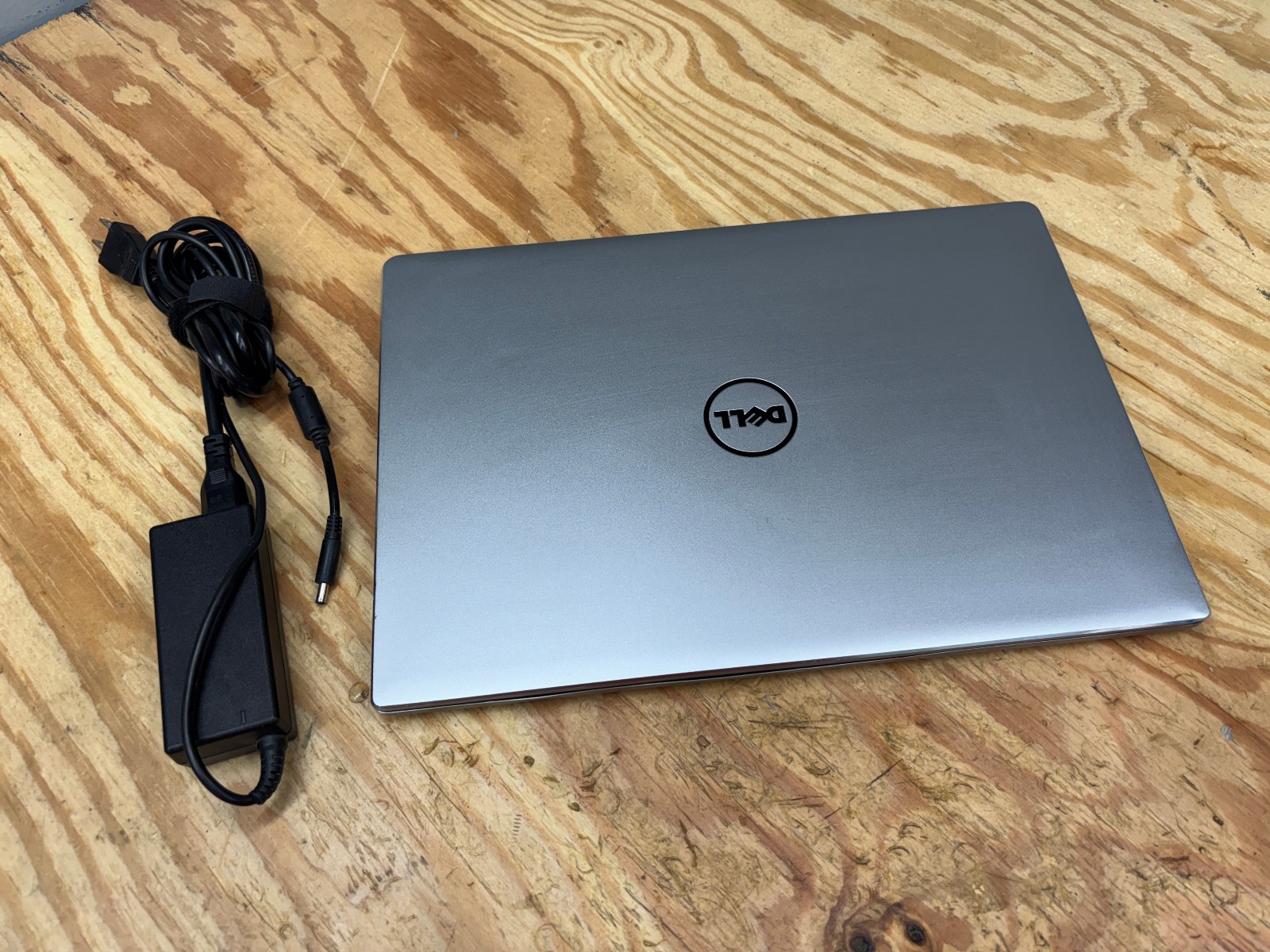 Dell Inspiron 7560 Laptop 15.6″ i7-7500U 8GB 240GB SSD Windows 11 w/Charger