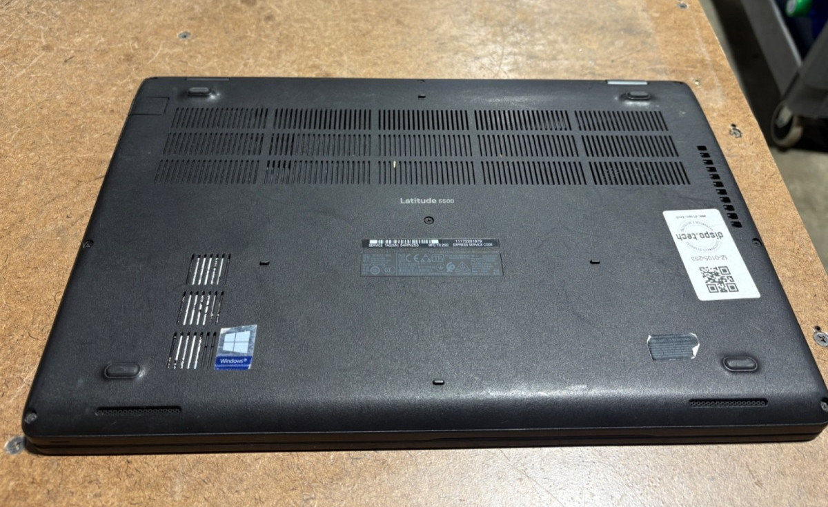 Dell Latitude 5500 15.6″ i5-8365U 16GB RAM 256GB SSD No OS/Charger
