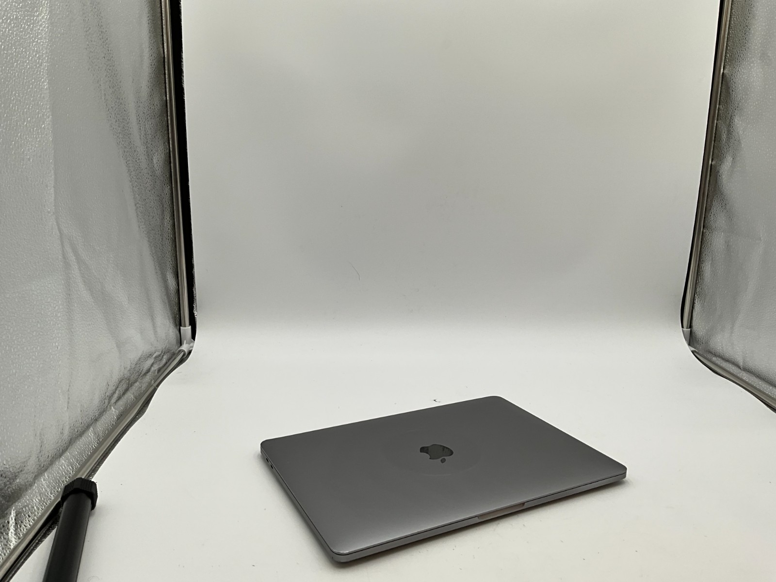 APPLE MacBook Pro 13 A2251 I5-1038NG7 16GB 512GB *PITTING TAHOE C02GFA66ML7H