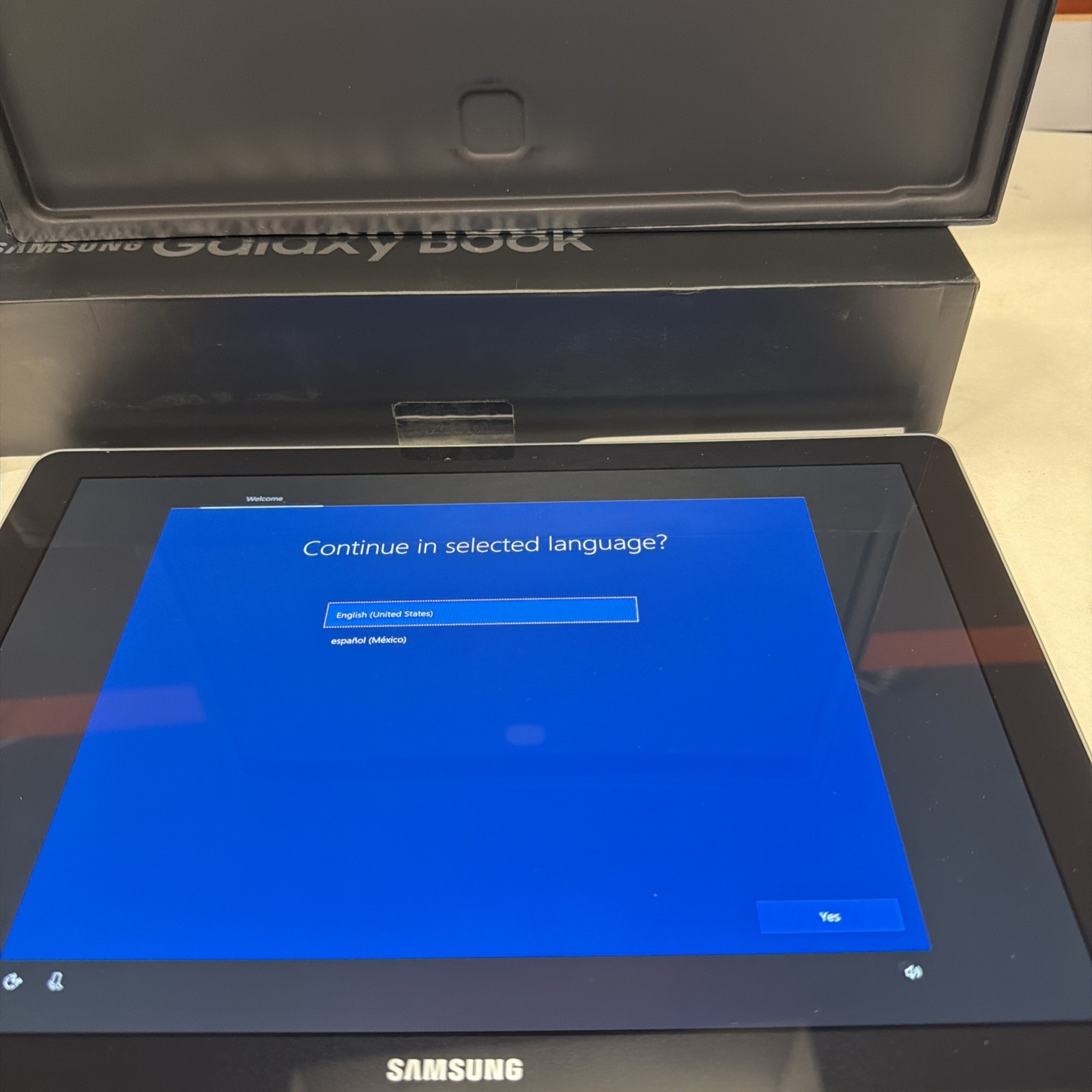 Samsung Galaxy Book 12”SM-W728VQ I5-7200/8G/256G S Pen With Keyboard Cover
