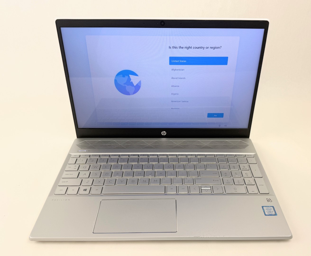 HP Pavilion 15t-cs200 CTO 15.6″ HD Touch i7-8565G 8GB 1TB HDD W11H