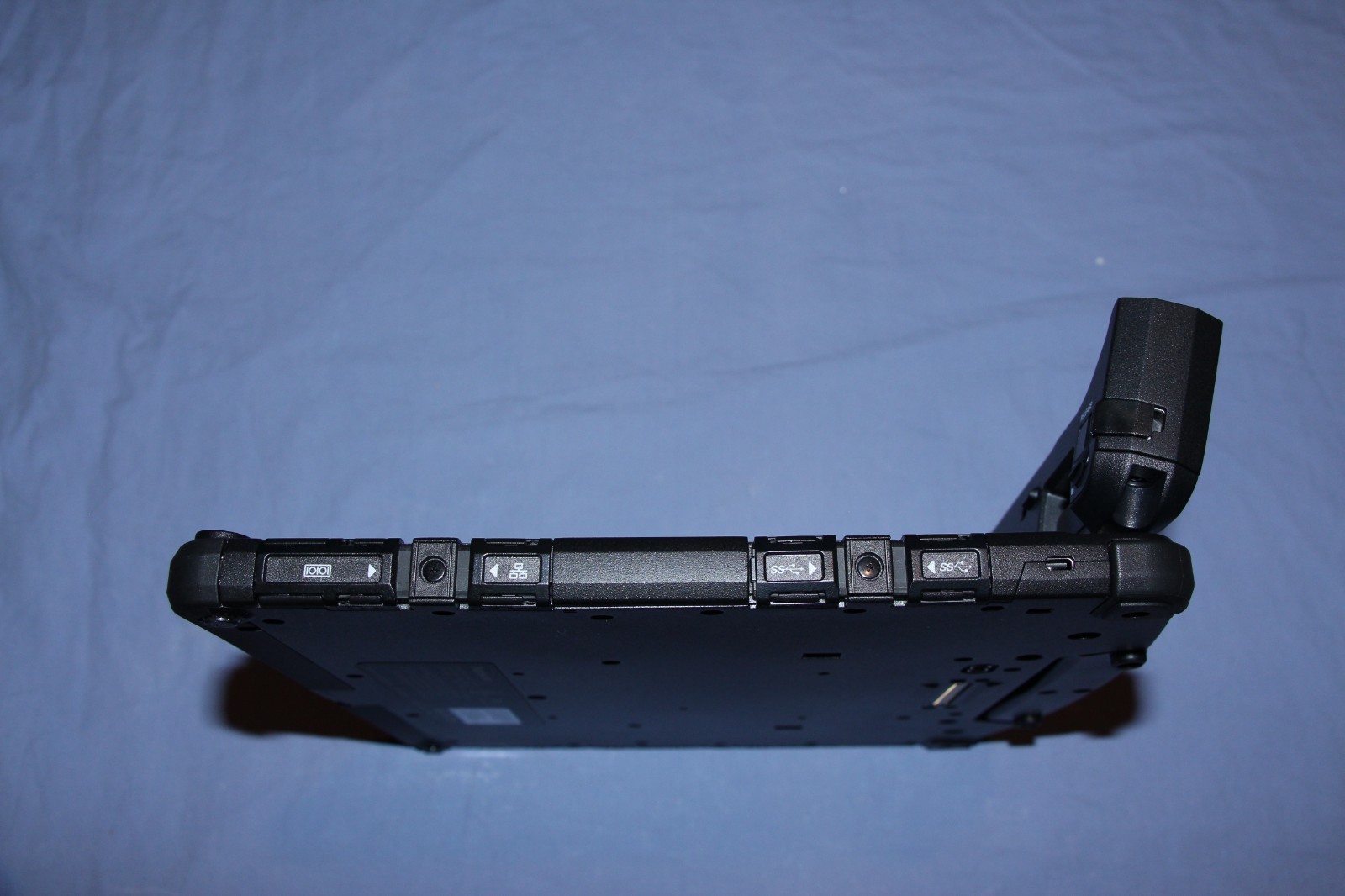 Panasonic Toughbook CF-33 MK2 i7-10810U 16GB/512GB/GPS/4G LTE/Serial/Keyboard