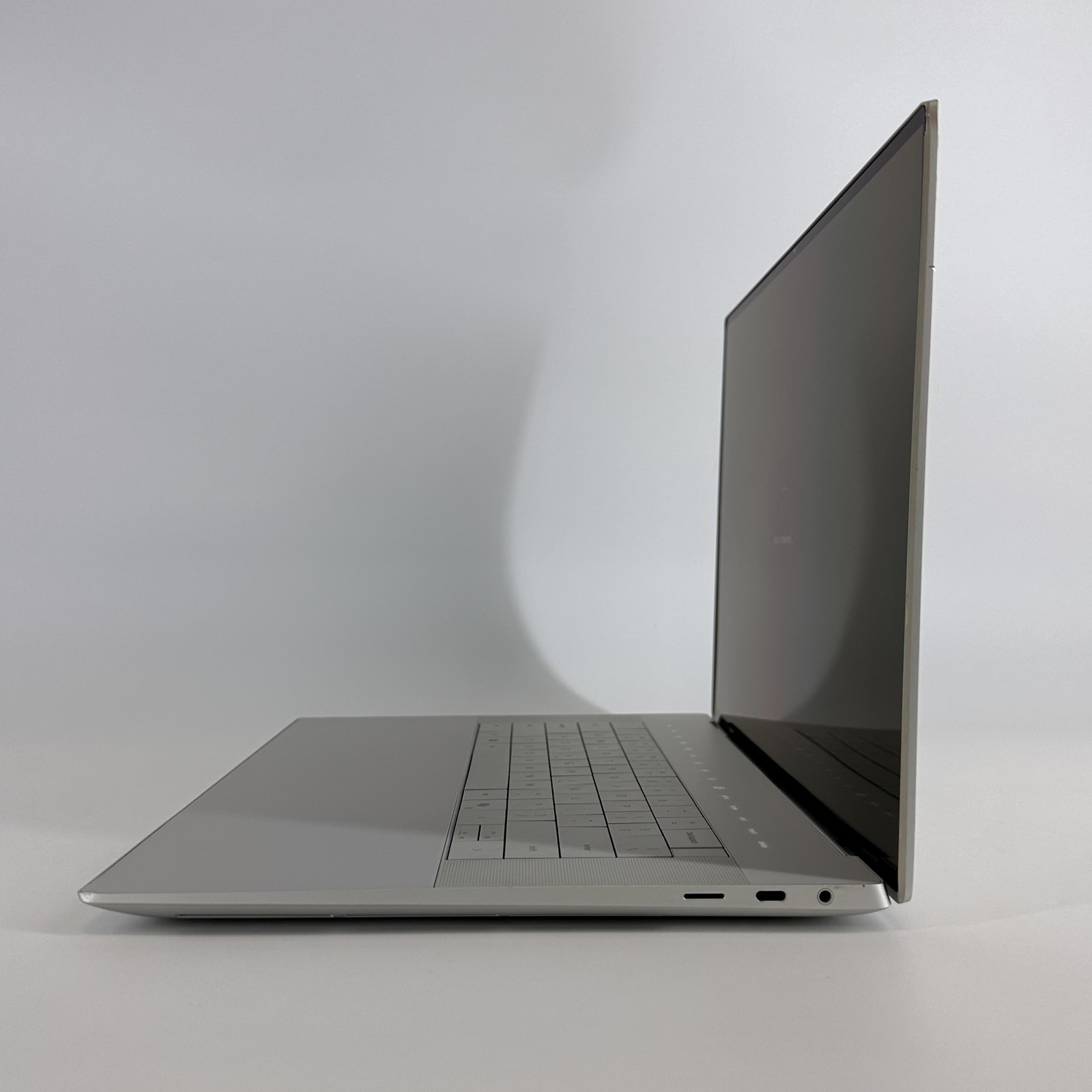 Dell XPS 16 9640 UHD+ TOUCH 2.5 GHz Ultra 9 185H 32GB 1TB SSD RTX 4060 Good
