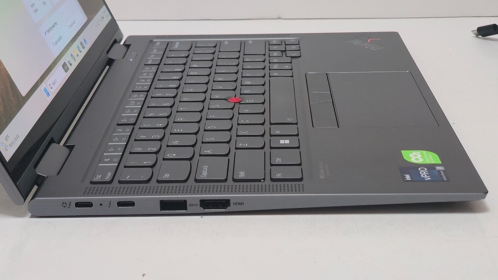 Lenovo ThinkPad X1 Yoga Gen 7 (i7-1270P7 CPU, 32 GB RAM 1 TB SSD) 14″ 4K Touch