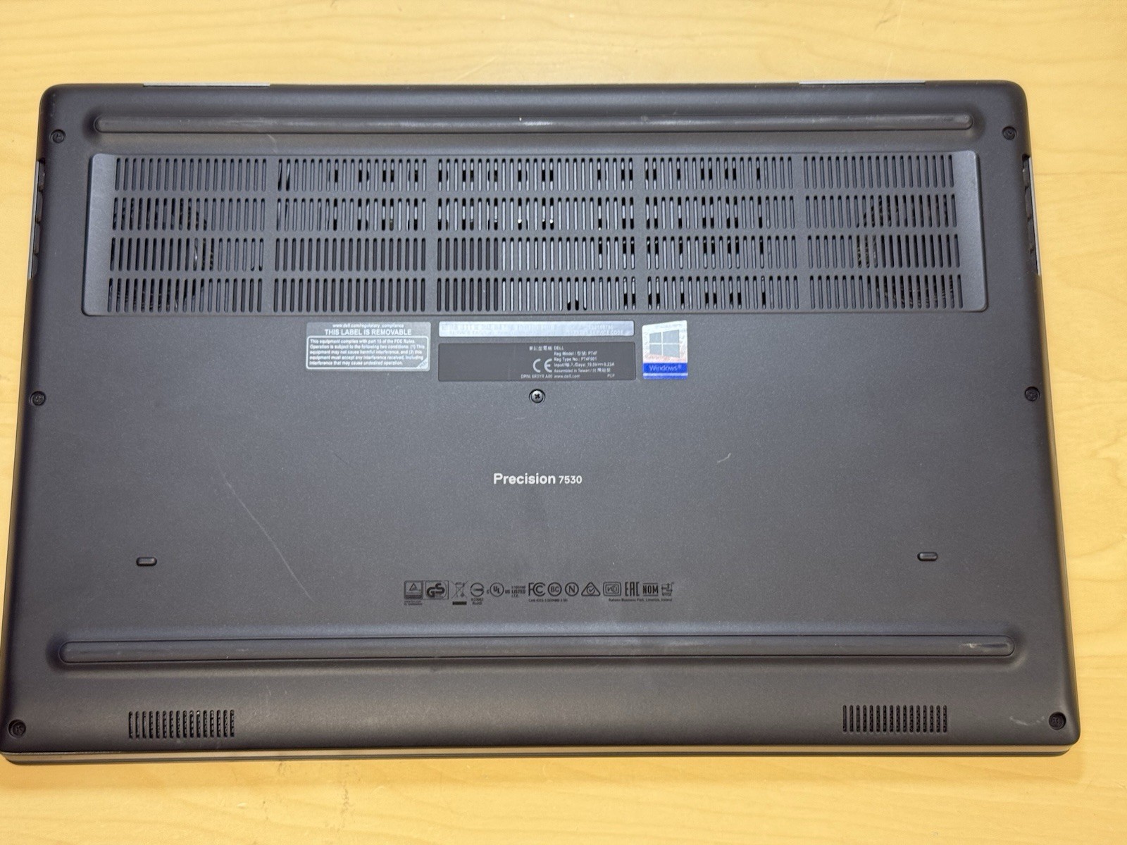 DELL PRECISION 7530 16GB NO HDD i9-8950 2.90 GHZ – TESTED