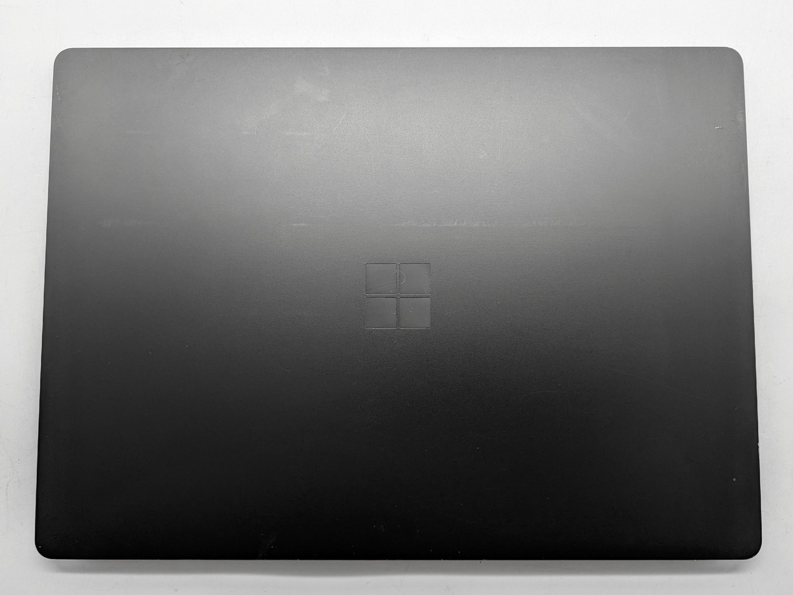 Microsoft Surface Laptop 4 13″ 2256 x 1504 Touch I5-1135G7 512GB SSD 8GB W11