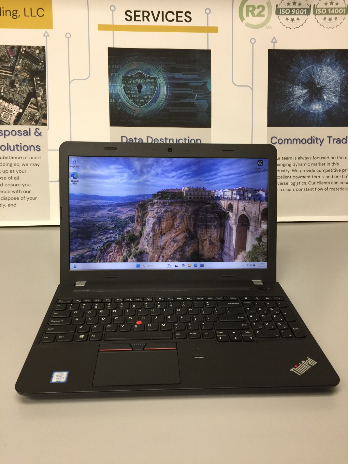 LENOVO THINKPAD E560 Intel Core i5 6th gen 2.30 GHz 8GB RAM 240 GB SSD