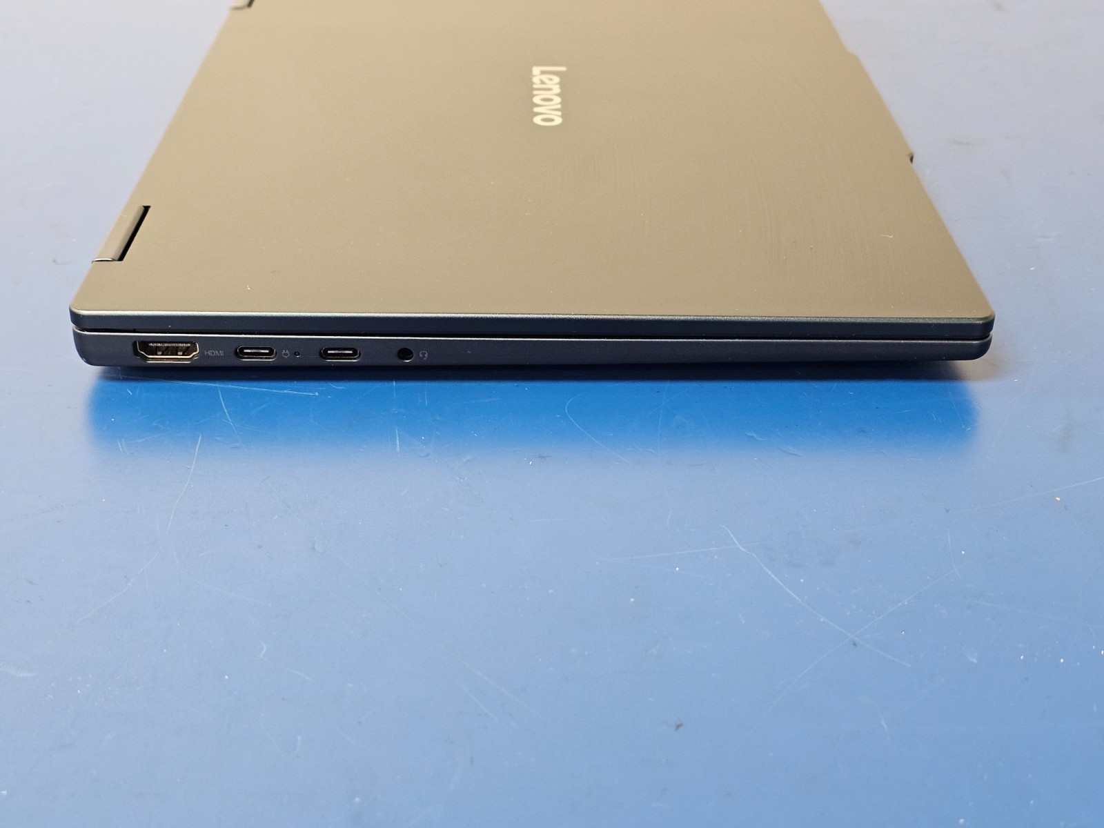 LENOVO IdeaPad 5 2-in-1 14AKP10, AMD Ryzen AI 7 350, 16 GB RAM, 1 TB NVMe SSD