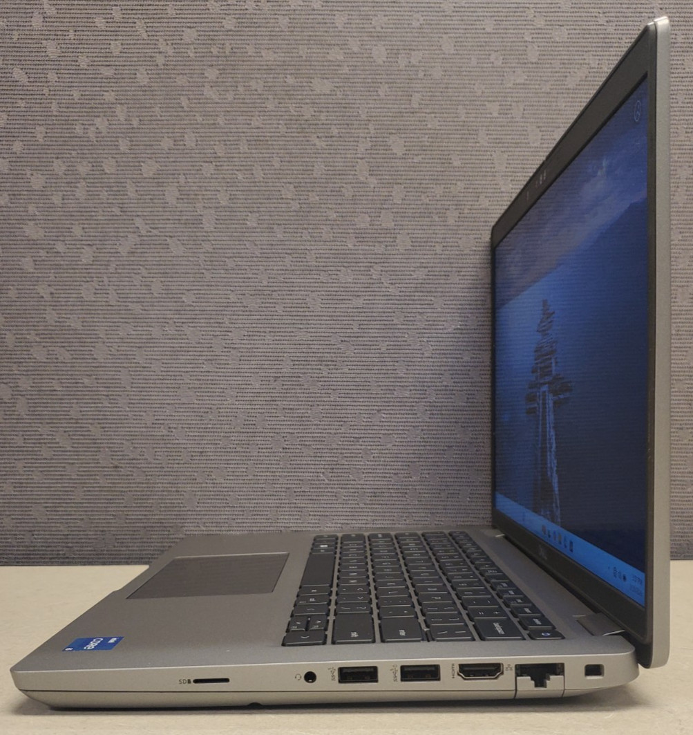 DELL Precision 3470 w/power adapter