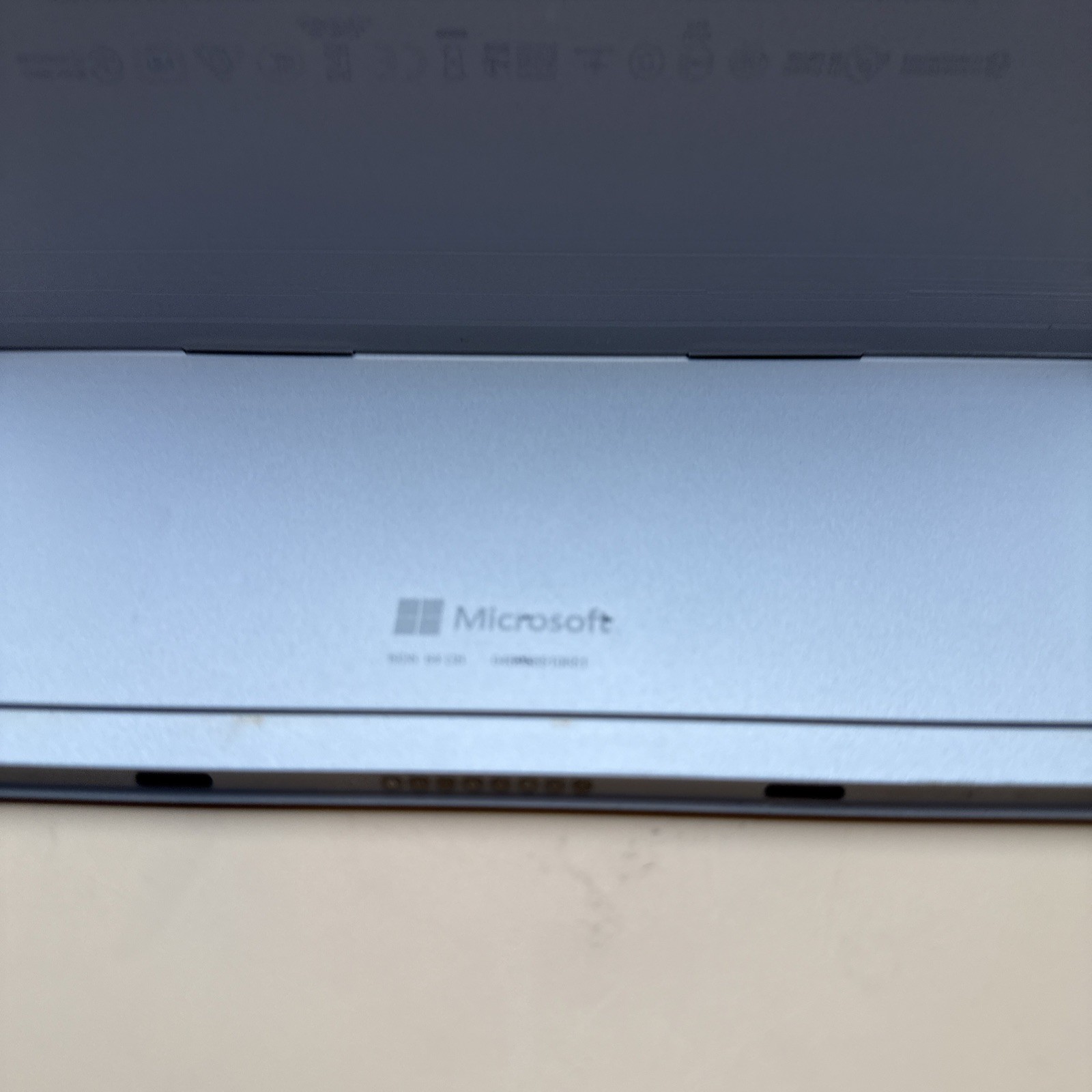 Microsoft 1926 Surface Go 2 10.5″ Pentium 4425Y 1.70Ghz 64GB FOR PARTS