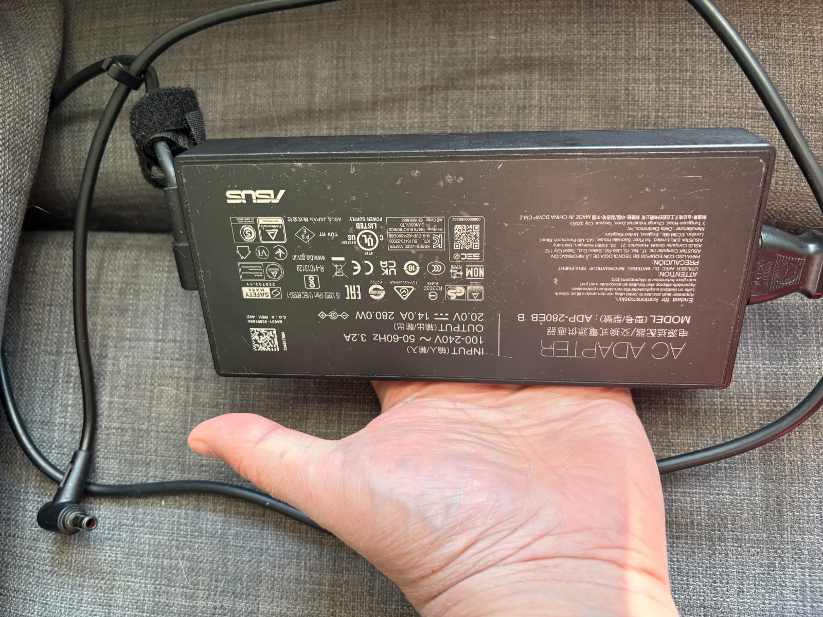 ASUS ROG Zephyrus M16 | AI Beast & Gaming | i9, RTX 4070, 64GB, 2Tb