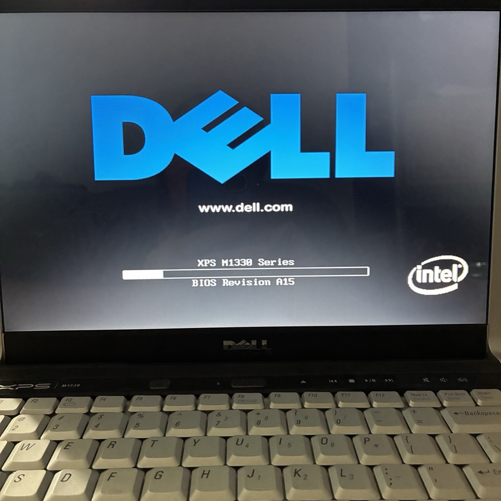 Dell XPS M1330 Core 2 Duo 2GHz No HD 1GB RAM Boots To BIOS Good Screen For Parts