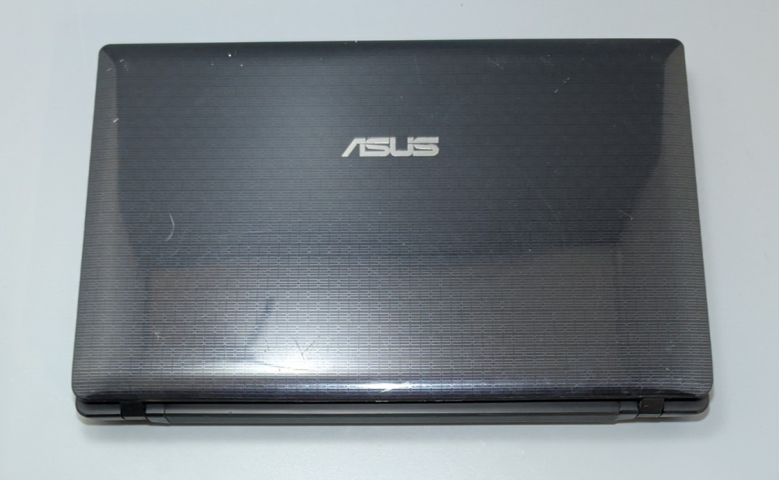 ASUS K53E- PENTIUM B940@2.0Ghz/8GB RAM/160GB SSD/WiFi/Linux Mint