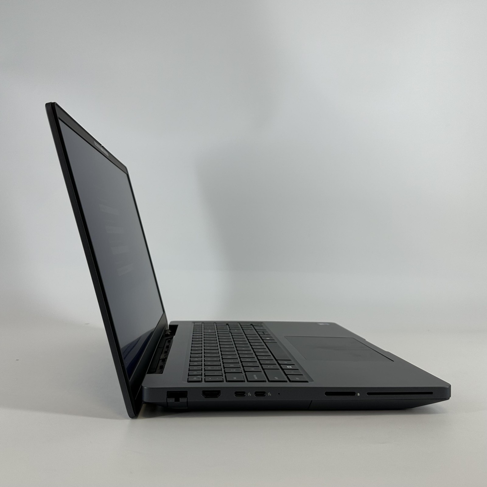 Dell Pro Max 16 Plus MB16250 FHD+ Ultra 9 285HX 64GB 2TB RTX PRO 2000 Blackwell