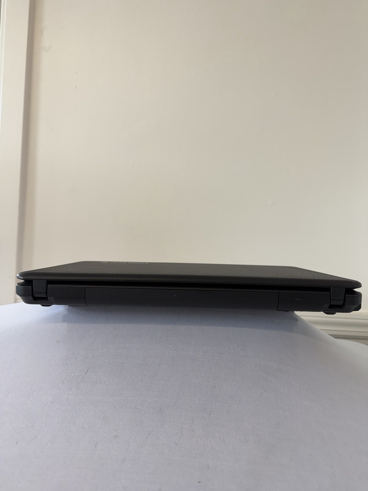 Lenovo G550-2958 Laptop – Good Screen – Intel Pentium T4500 – RAM 4 GB- Read Des