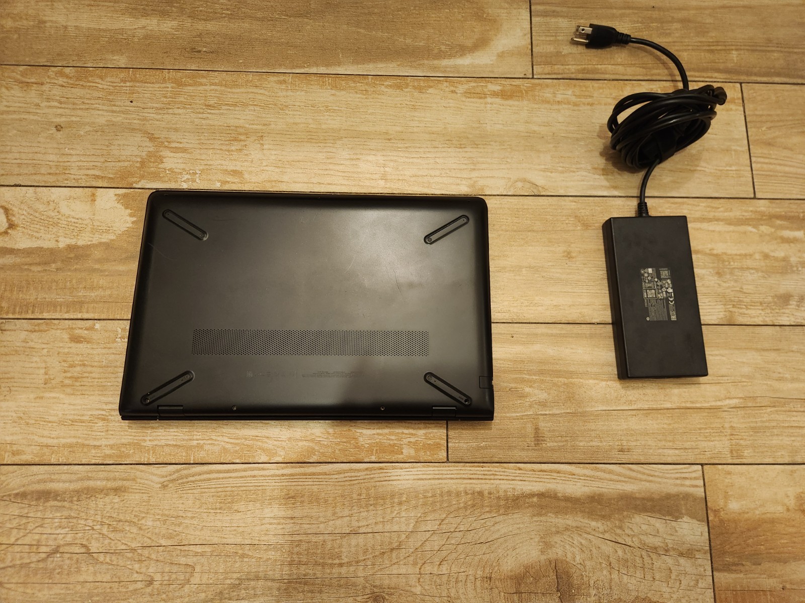 HP Pavilion laptop GTX 1050, i7 7th Gen, 12GB RAM, 500GB SSD, w/power supply
