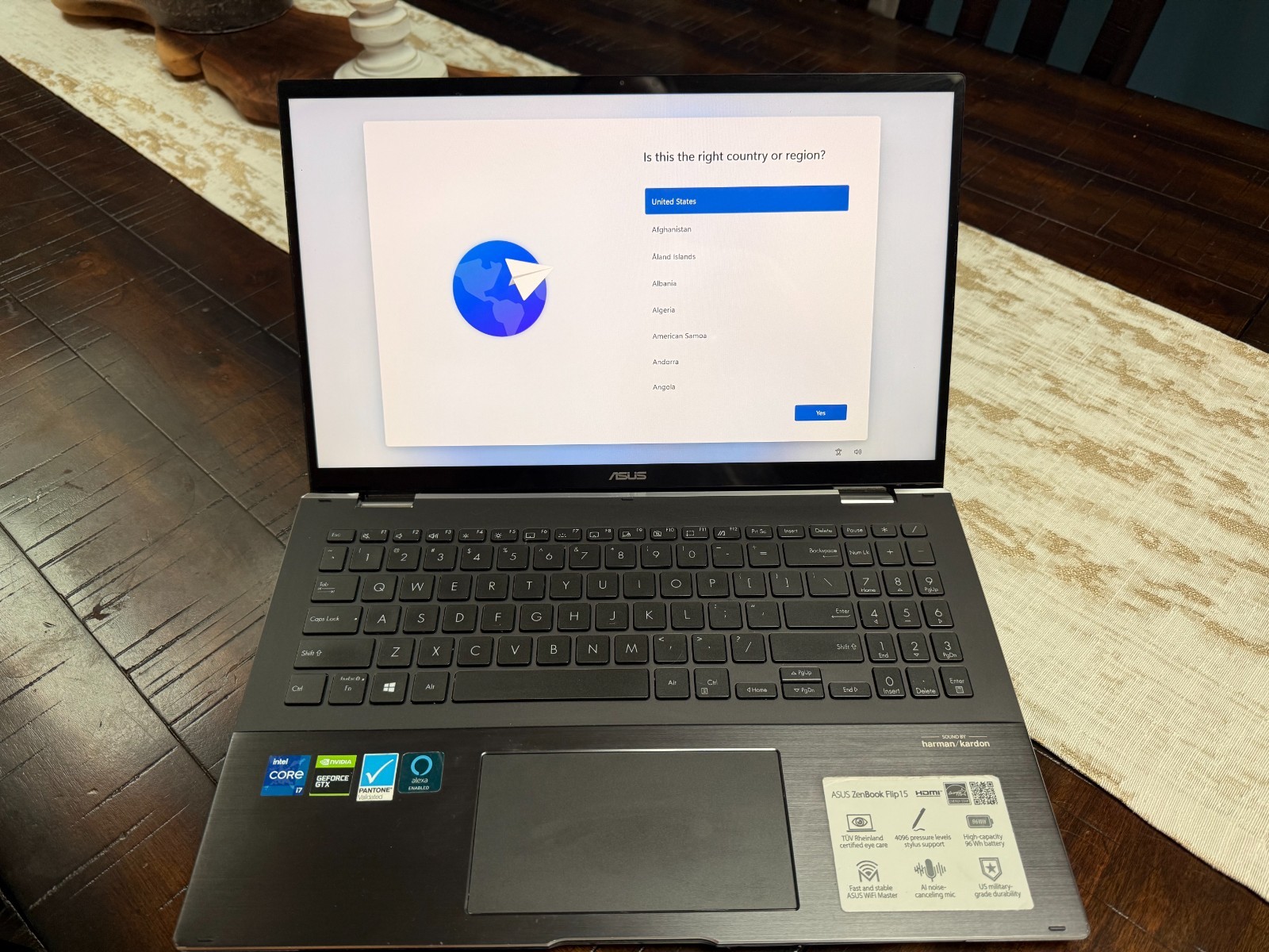ASUS – ZenBook Flip 15 Q528EH 15.6″ Touch-Screen Laptop