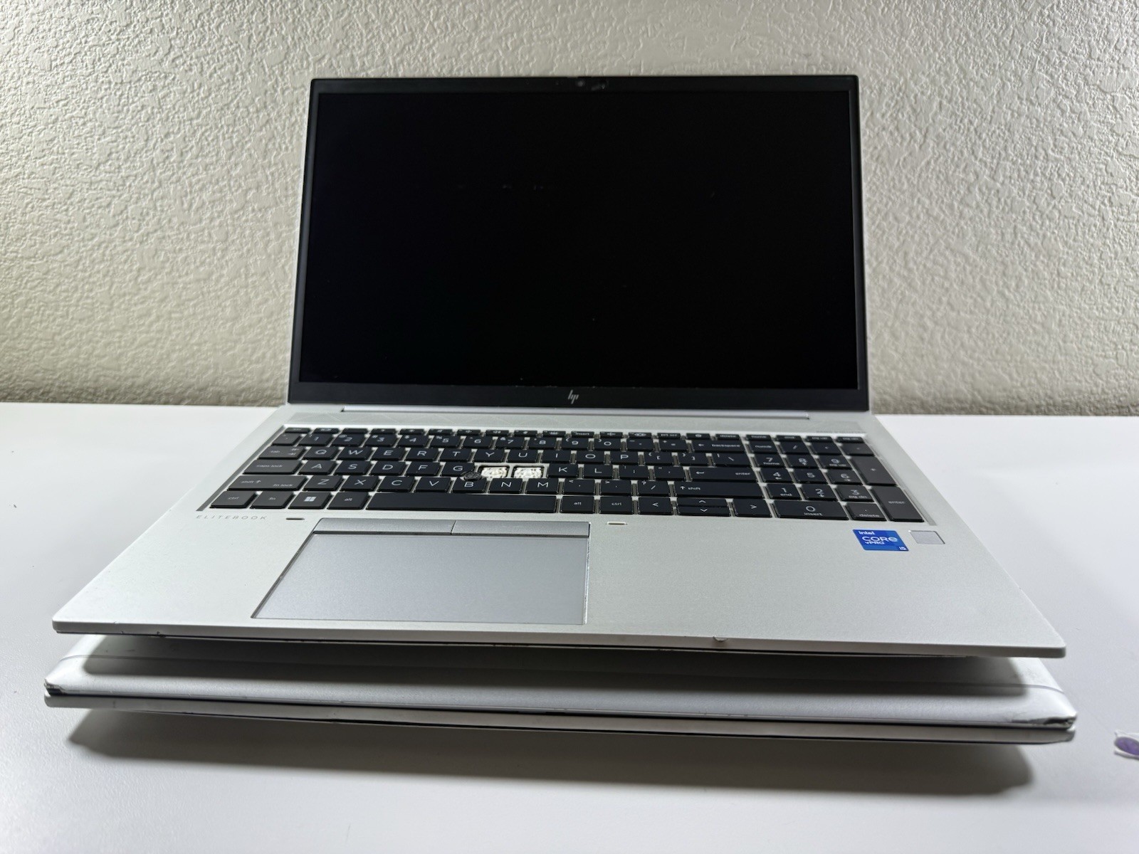 TWO HP EliteBook 850 G8 15.6″ 11th i5 1145G7 2.6GHz NO RAM NO SSD NO OS