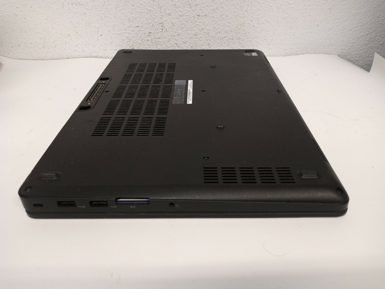Dell Precision 3510 Laptop 15.6″ Intel Core i7-6700HQ 2.6GHz 8GB 256GB SSD Win10