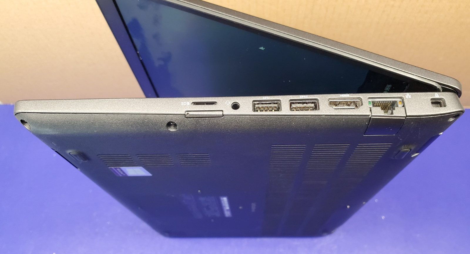 Dell Latitude 5400 i7-8665U 1.90Ghz 16GB 1TB SSD 14″ *Professionally Restored*