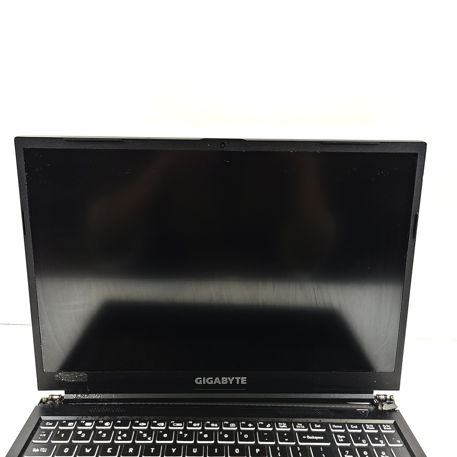 Gigabyte Notebook RC56 16″ Intel i-7 13620H @ 2.40 GHz NO SSD 16GB RAM FOR PARTS