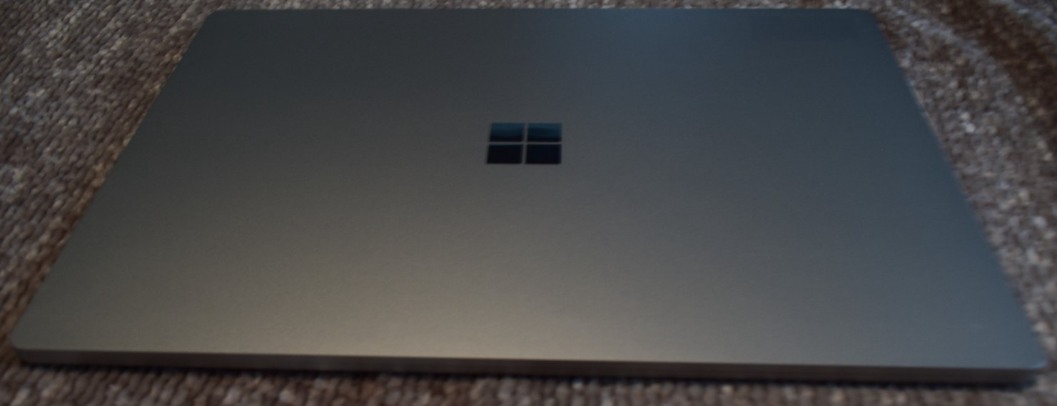 Microsoft Surface Laptop 3 15″ Touch AMD Ryzen 5 8GB Ram 128GB SSD Platinum
