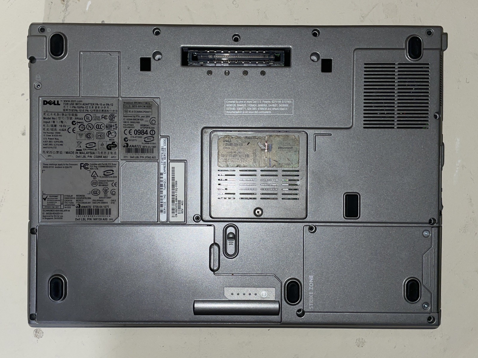 Dell Latitude D820 Retro Windows XP Laptop