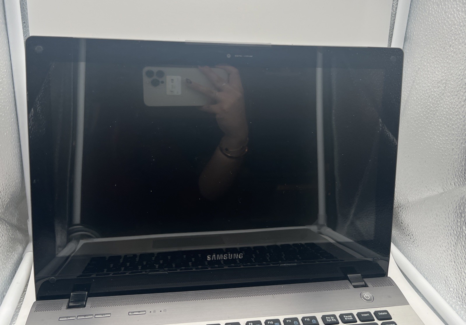 Samsung Notebook NP-QX410 Core i5 M480 @2.67GHz Ram:8GB/640GB