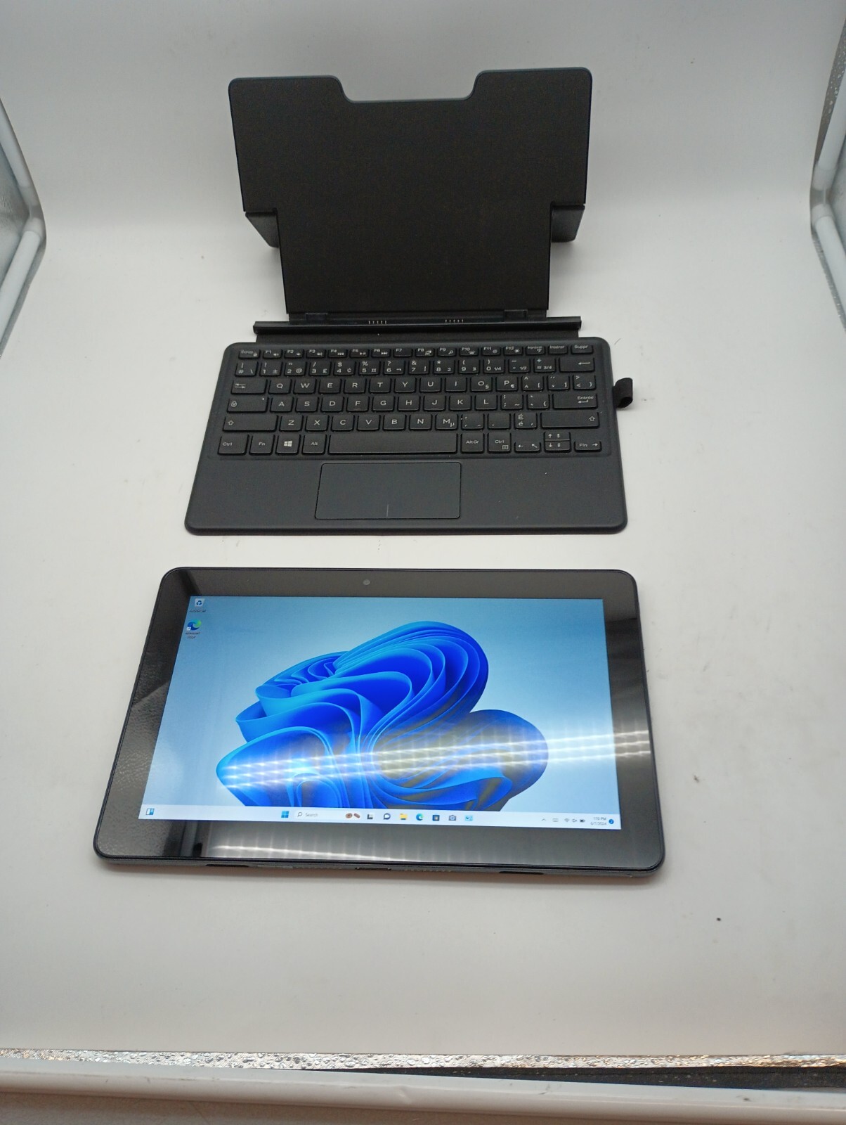 6071Latitude 5175w/charger.m5-6Y57.4GB.128GB SSD.10.6″FHD Touch.KB/Touchpad.Nice