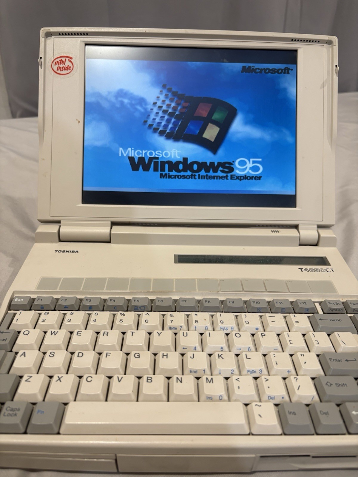Vintage Toshiba Satellite T4850CT 486-DX4-75 Laptop Tested Works Win 95