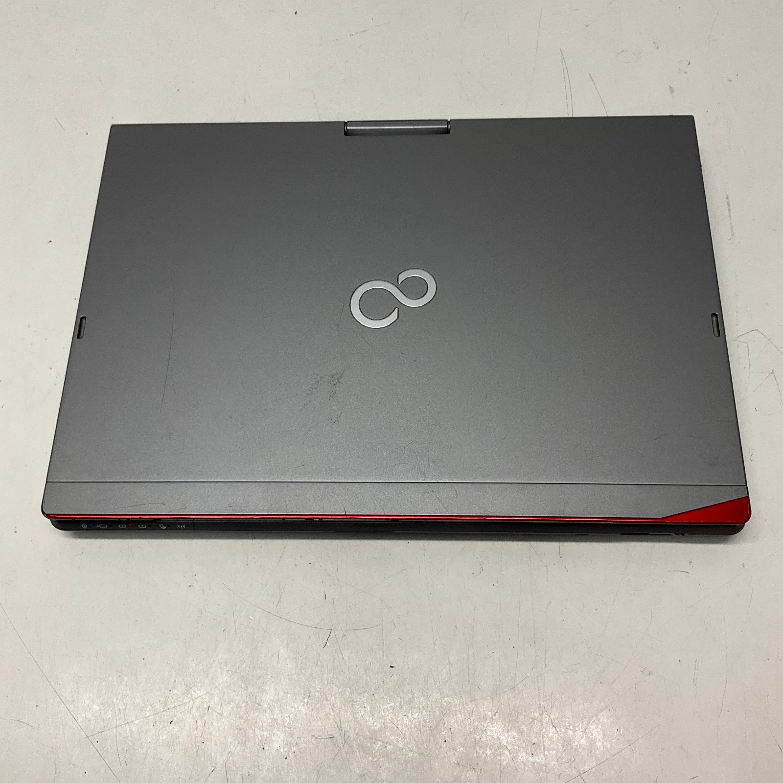 Fujitsu Lifebook T725 13.3” Laptop Intel Core i5-5200U @ 2.20 GHz 8GB 128GB SSD