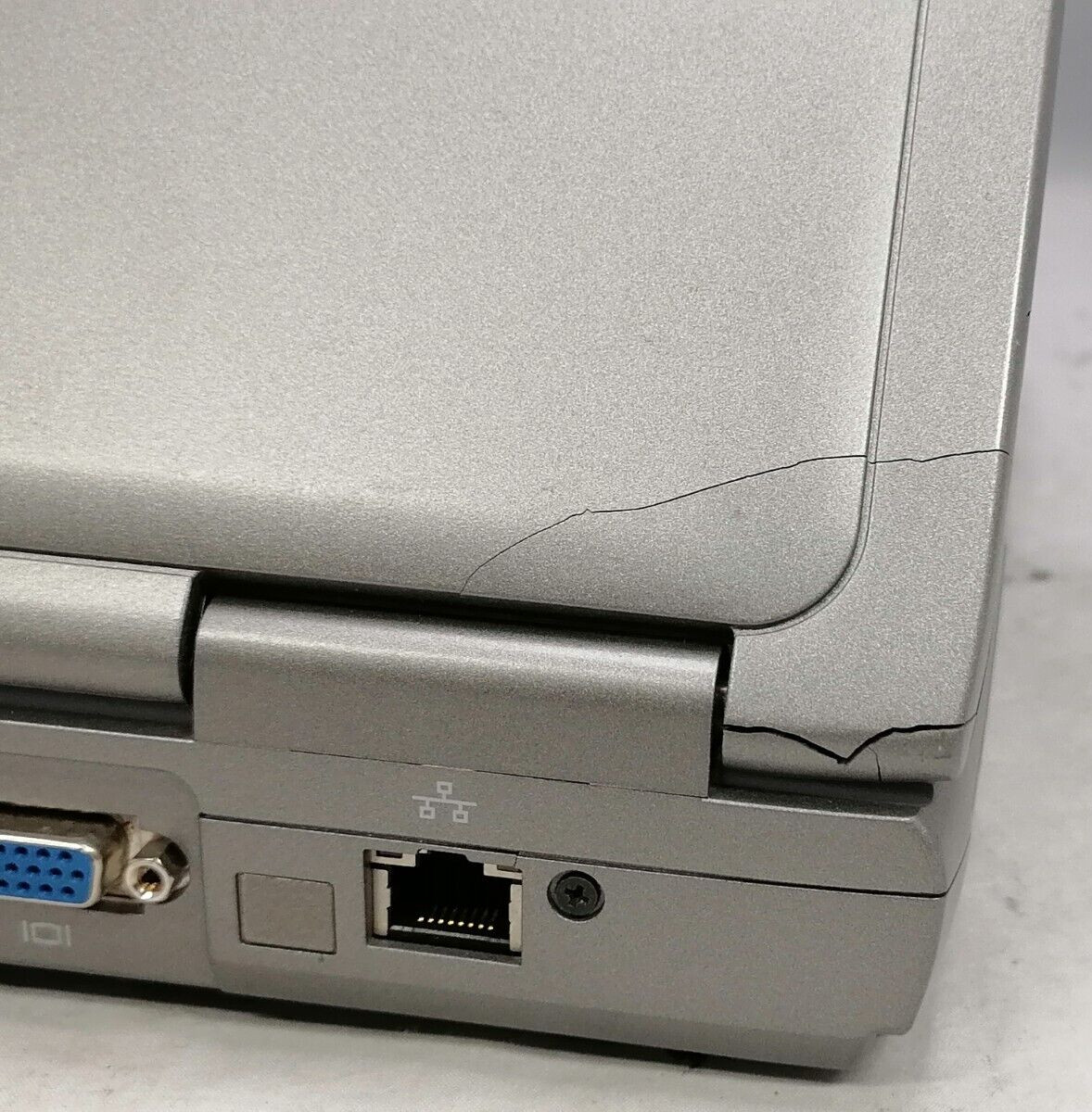 FOR PARTS Dell 14.1″ Inspiron 1150 (Celeron/2.40 GHz/128 MB RAM/NO HDD)