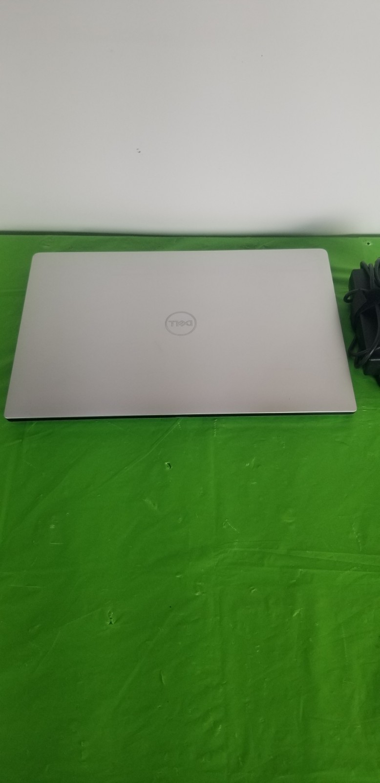 Dell Precision 5520 15.6″ Intel Xeon 2.80 E3-1505M V5-32GB RAM 512GB SSD WIN11