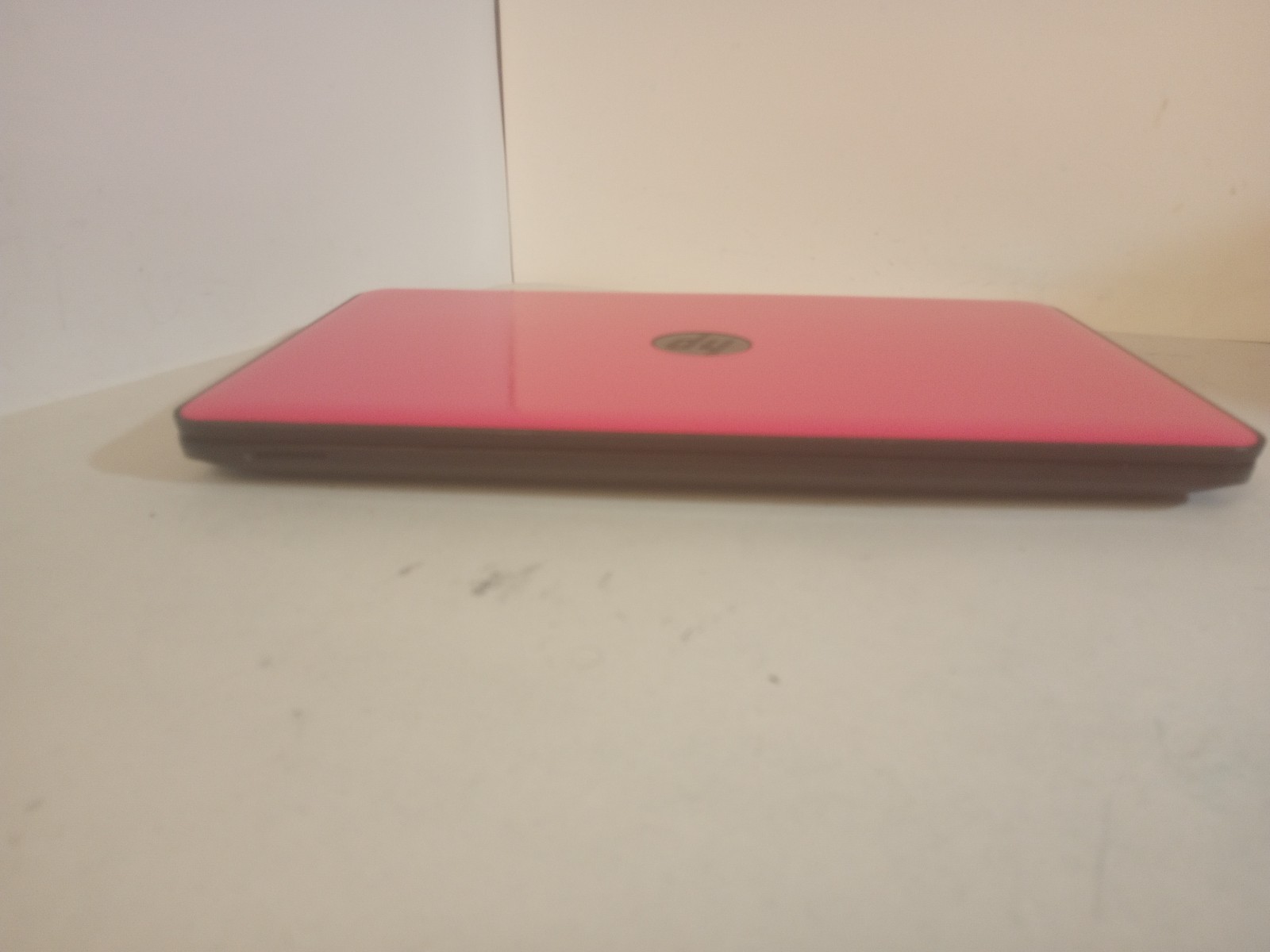 RED HP 15.6″ i3 4010U 8G RAM,250G SSD,DVDRW,WIN11,CAM,HDMI