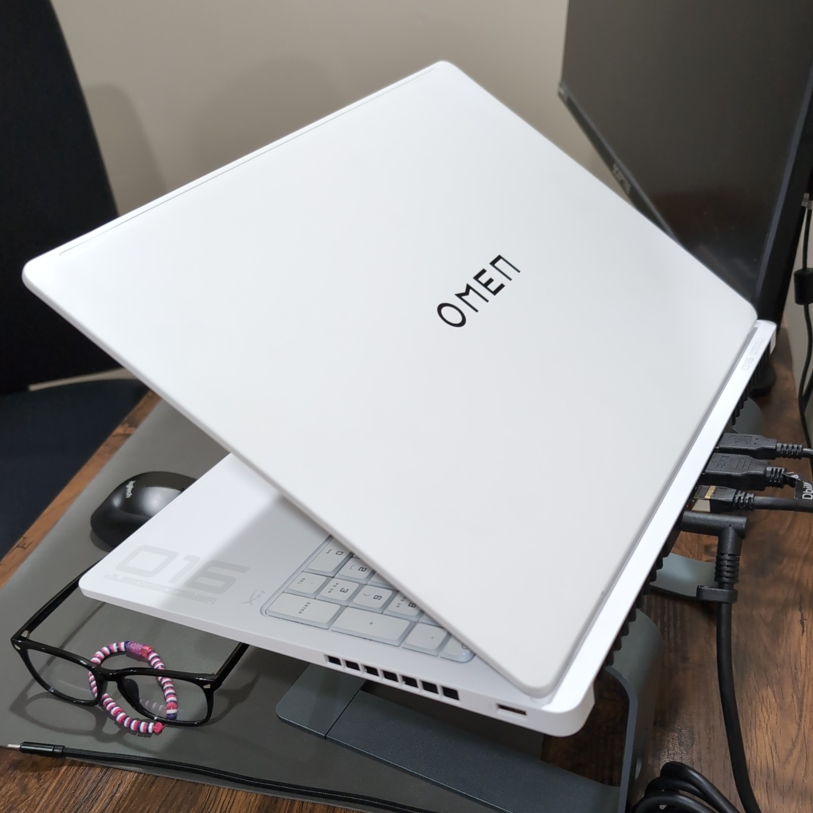 Omen Max 16 RTX 5080 Intel Ultra 7 32GB RAM White 512 GB SSD