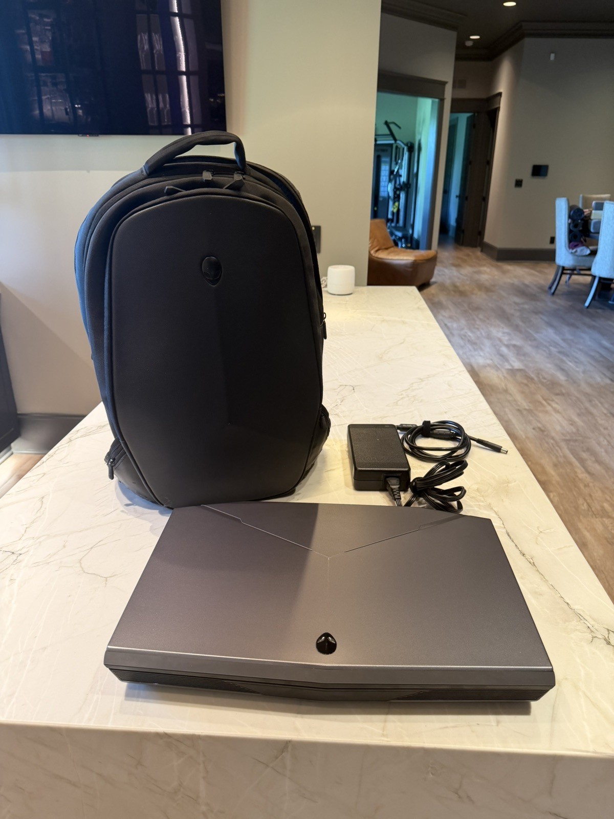 Alienware 18 Laptop (P19E) i7-4910MQ, Nvidia GTX 970M (X2) and Bag