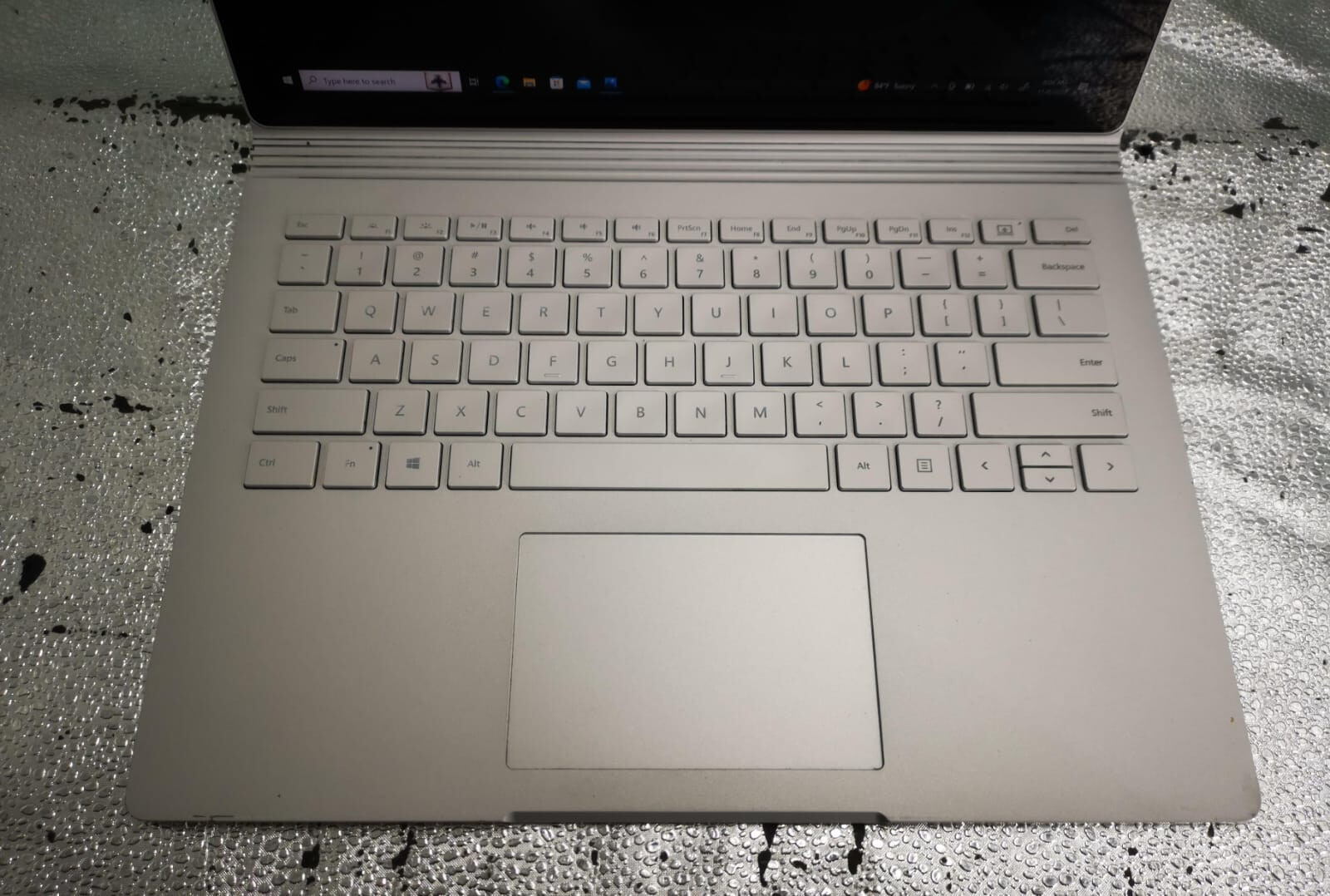 Microsoft Surface Book 13.5″ Intel Core i5-6300U 8GB RAM 256GB