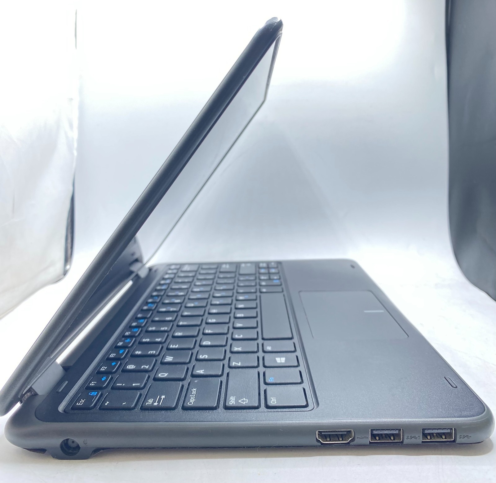 Dell Latitude 3190 2-in-1 Laptop 11.6″ Intel Core N5030 @ 1.10GHz 8GB 128GB SSD