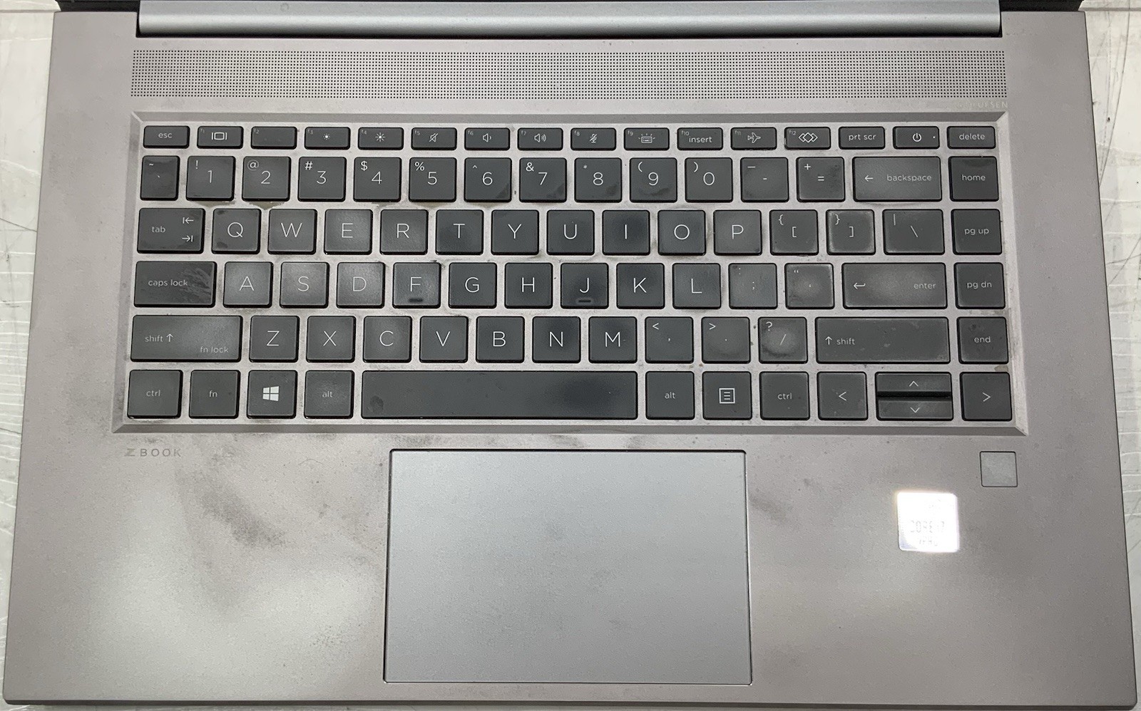 HP ZBook Studio G7 i7-10850H 2.70GHz, 512GB SSD, 32GB RAM, Quadro T2000, Win10P