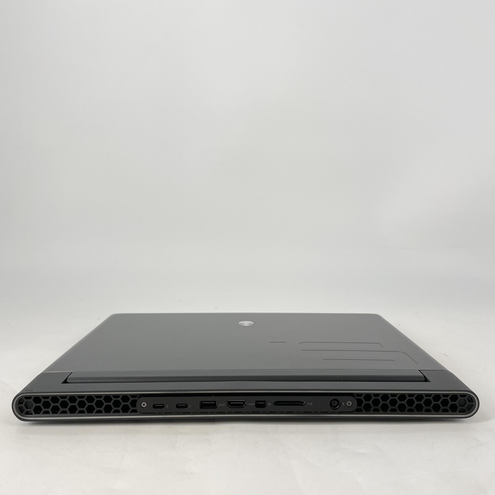 Dell Alienware M16 R1 165Hz QHD+ 2.1 GHz i7-13700HX 64GB 2TB/1TB NVIDIA RTX 4070