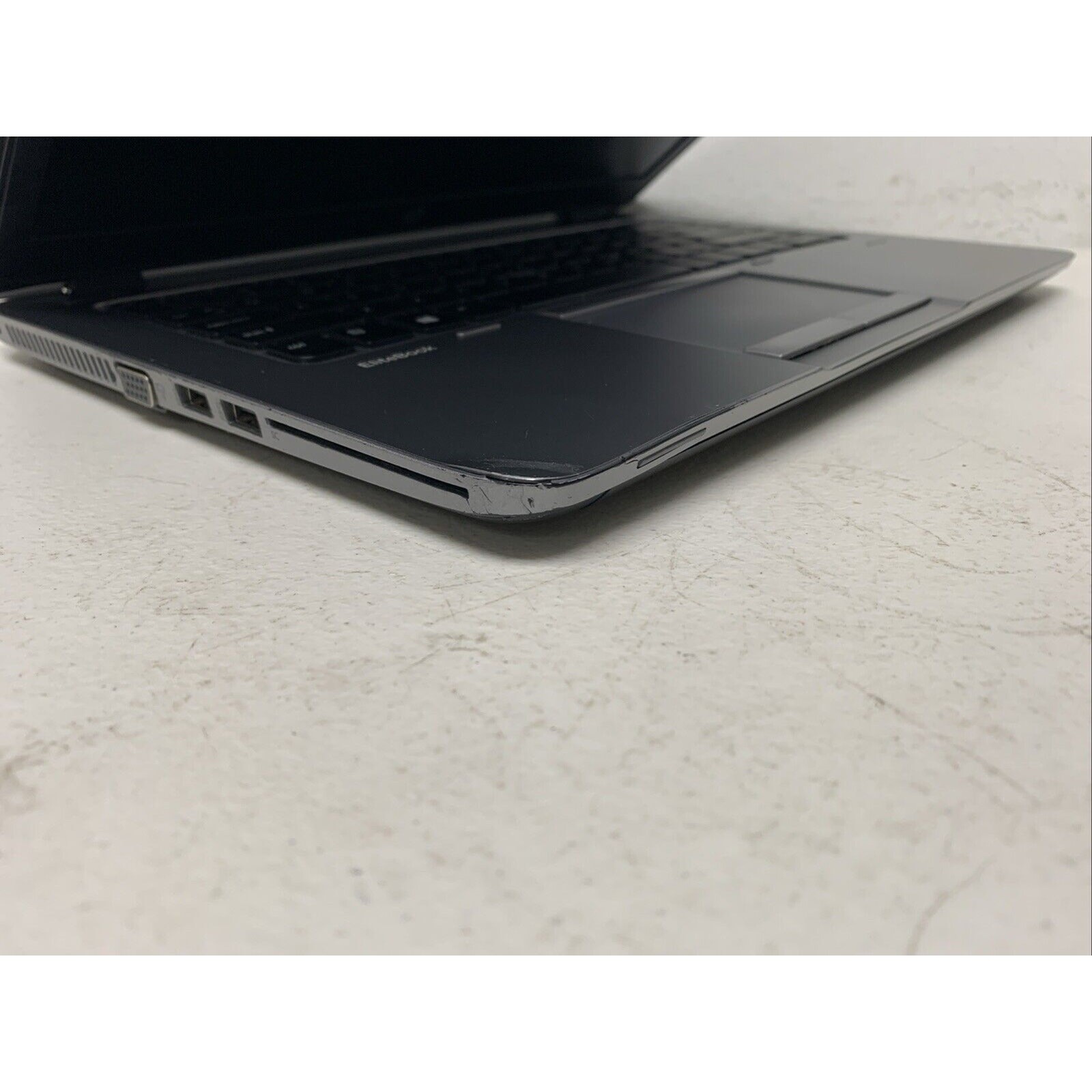HP Elitebook 745 G2 AMD A10 Pro-7350B R6,10 2.1MHZ 8GB RAM 240GB SSD WIND 10 Pro