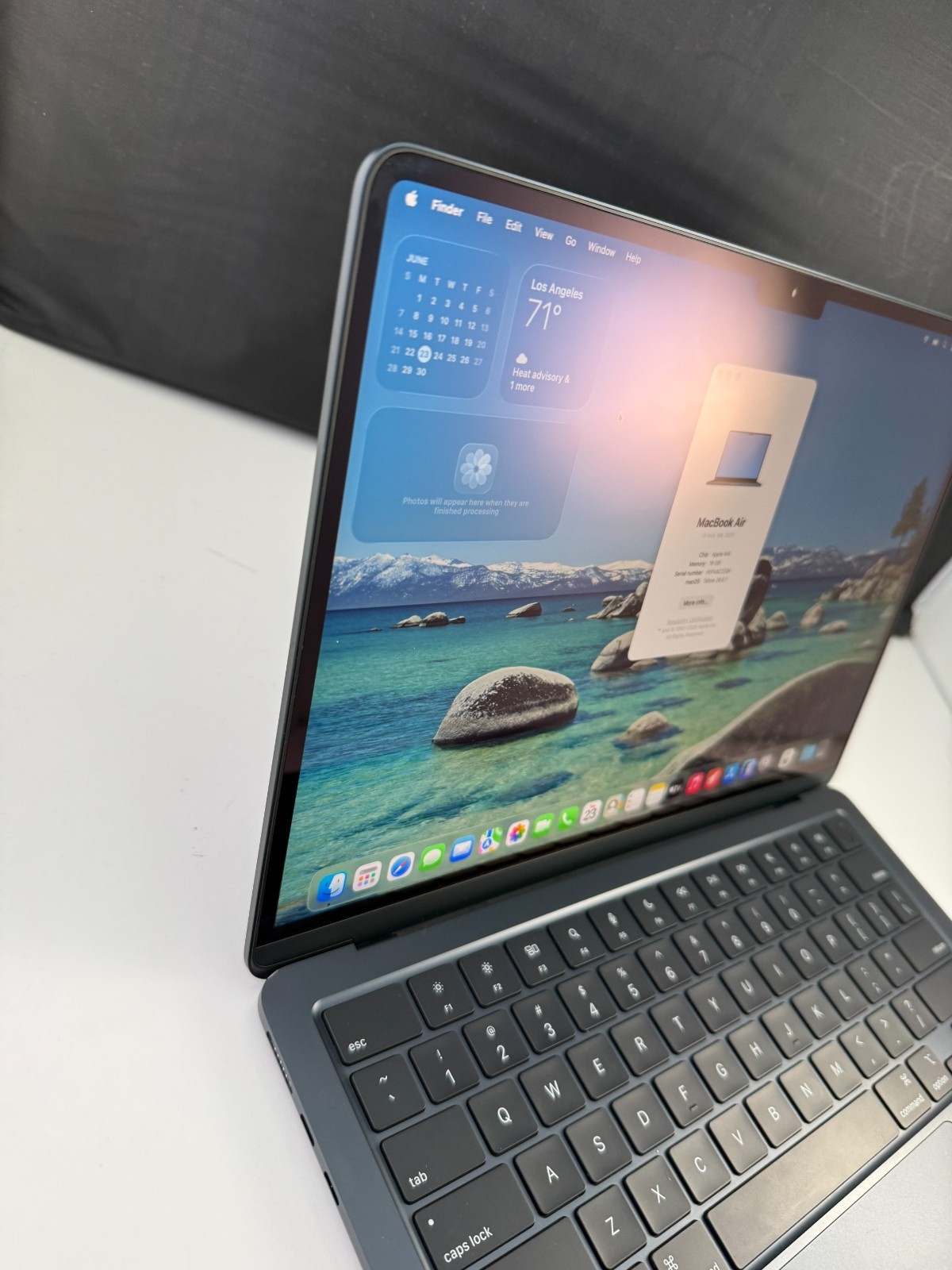 Macbook Air M4 256GB 16GB Midnight 100% battery only 22 batt cycles warranty Dec