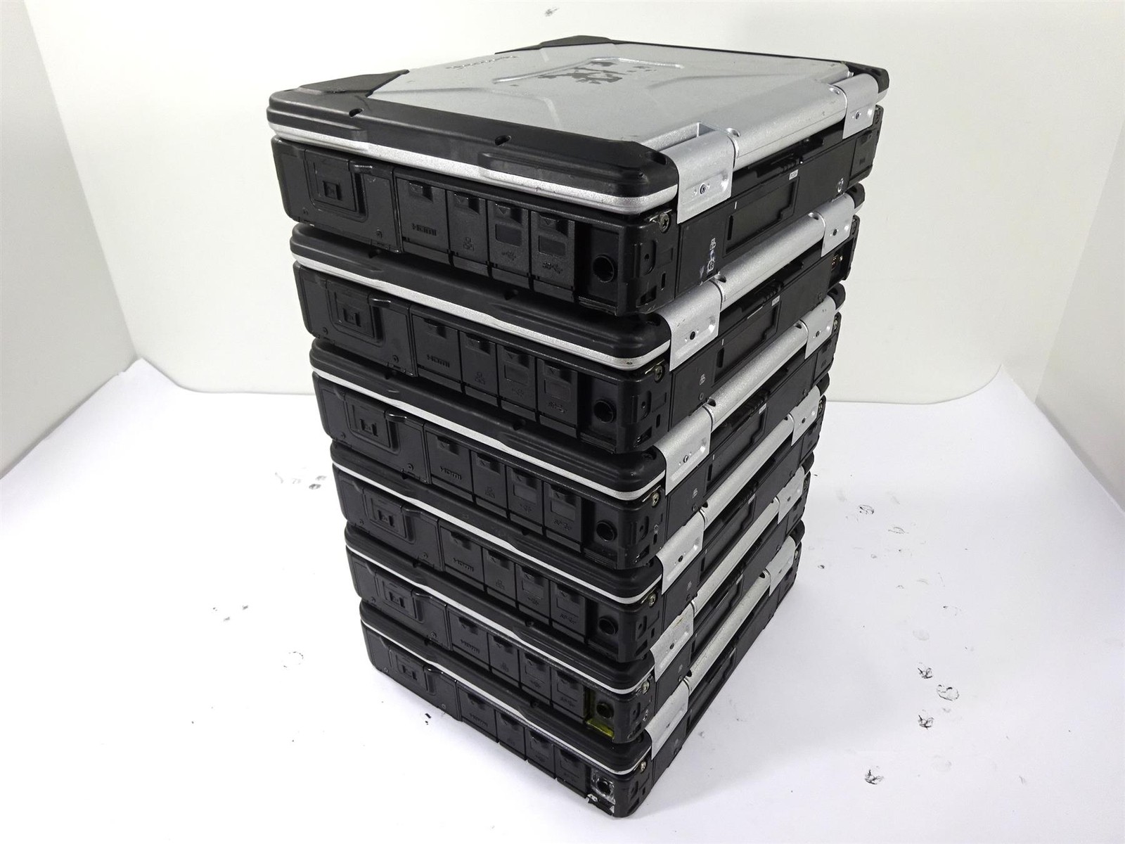 Lot 6 – Panasonic CF-31 MK5 Core i5-5300U 2.3GHz 4GB – Bios Locked – No HHD