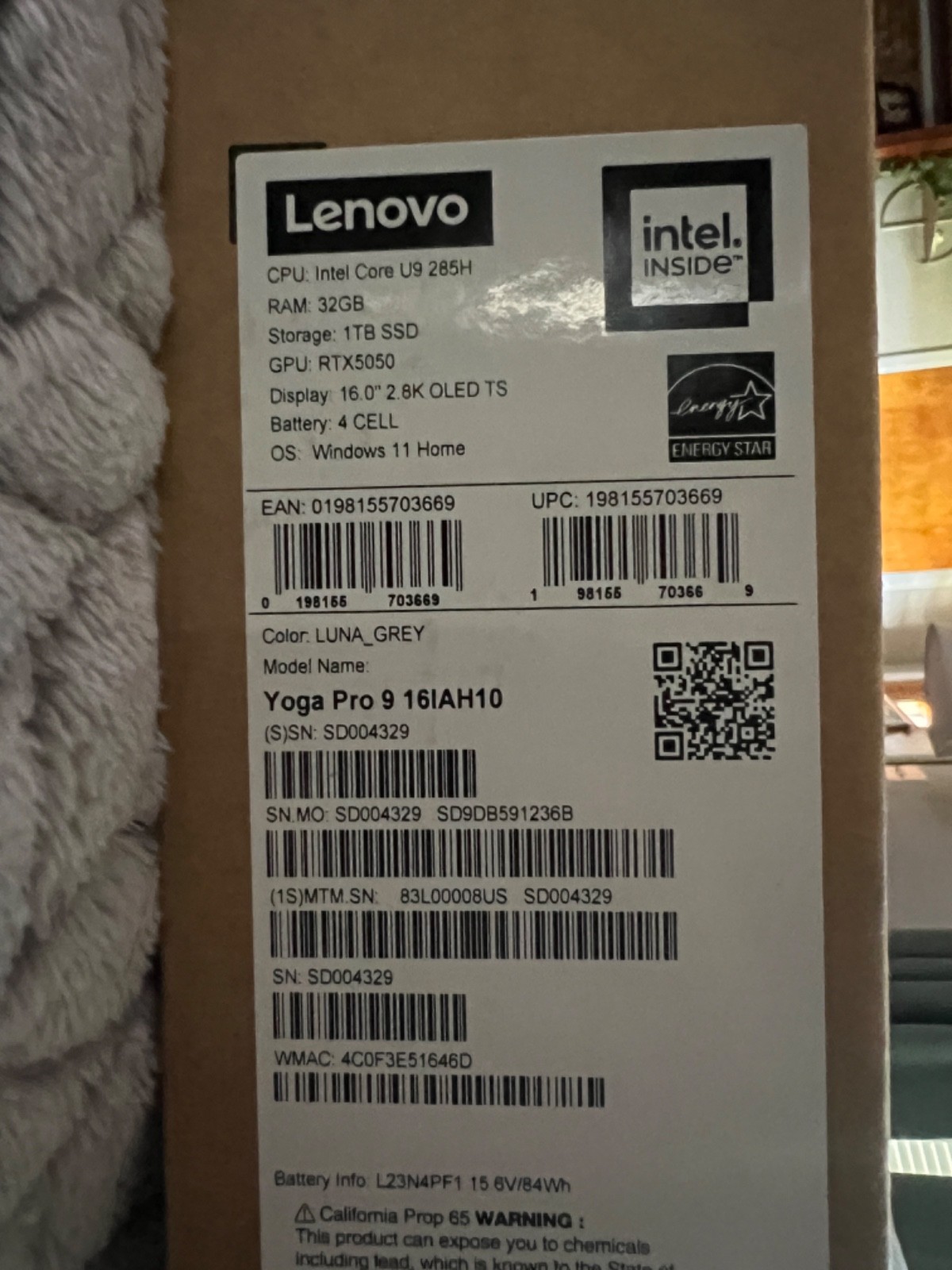 Lenovo Yoga Pro 9i 16 (RTX 5050, 32GB RAM, 1TB, OLED)