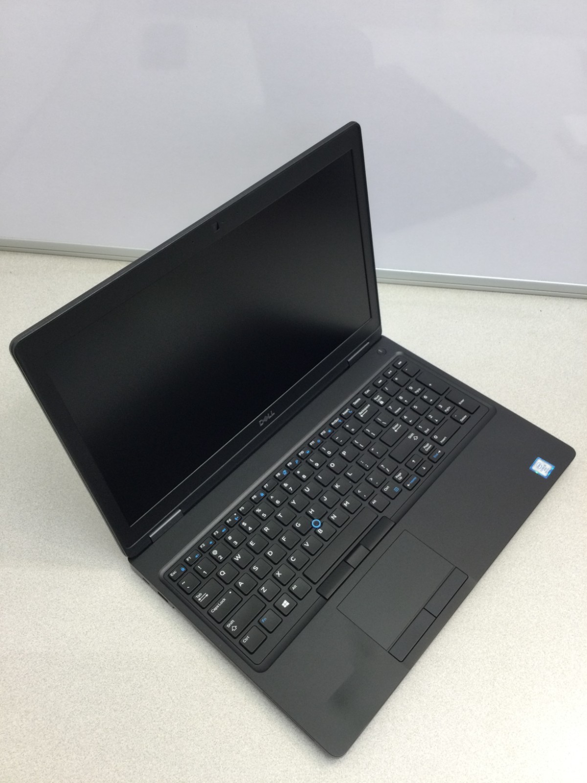 Dell Latitude 5590 15.6″ (256GB SSD, Intel Core i5-8250U, 1.6GHz, 8GB RAM