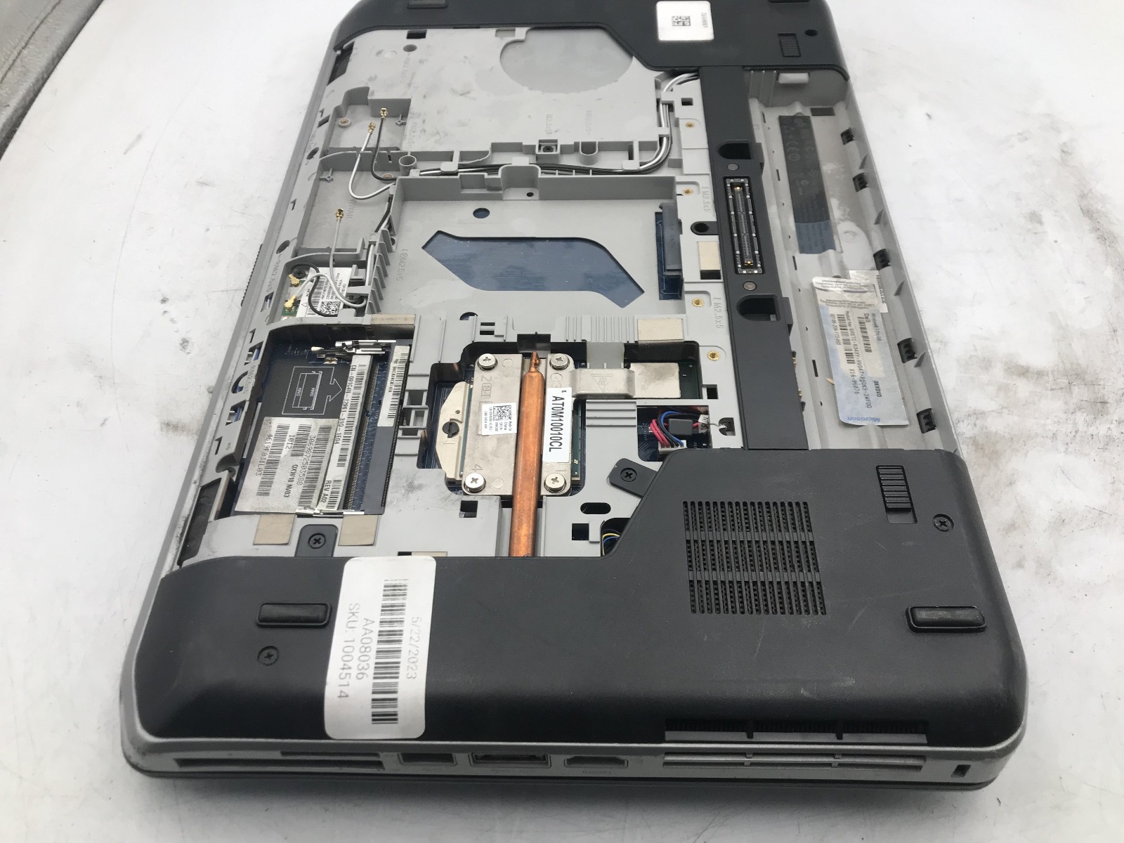 DELL LATITUDE E5530 – FOR PARTS/BAD LCD – INTEL I5 3RD GEN- NO RAM -READ DESC-BB
