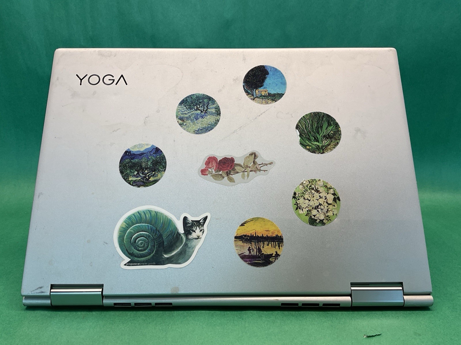 Lenovo Yoga 730-13IKB – Broken Screen – Powers On – NO HARD DRIVE- Untested