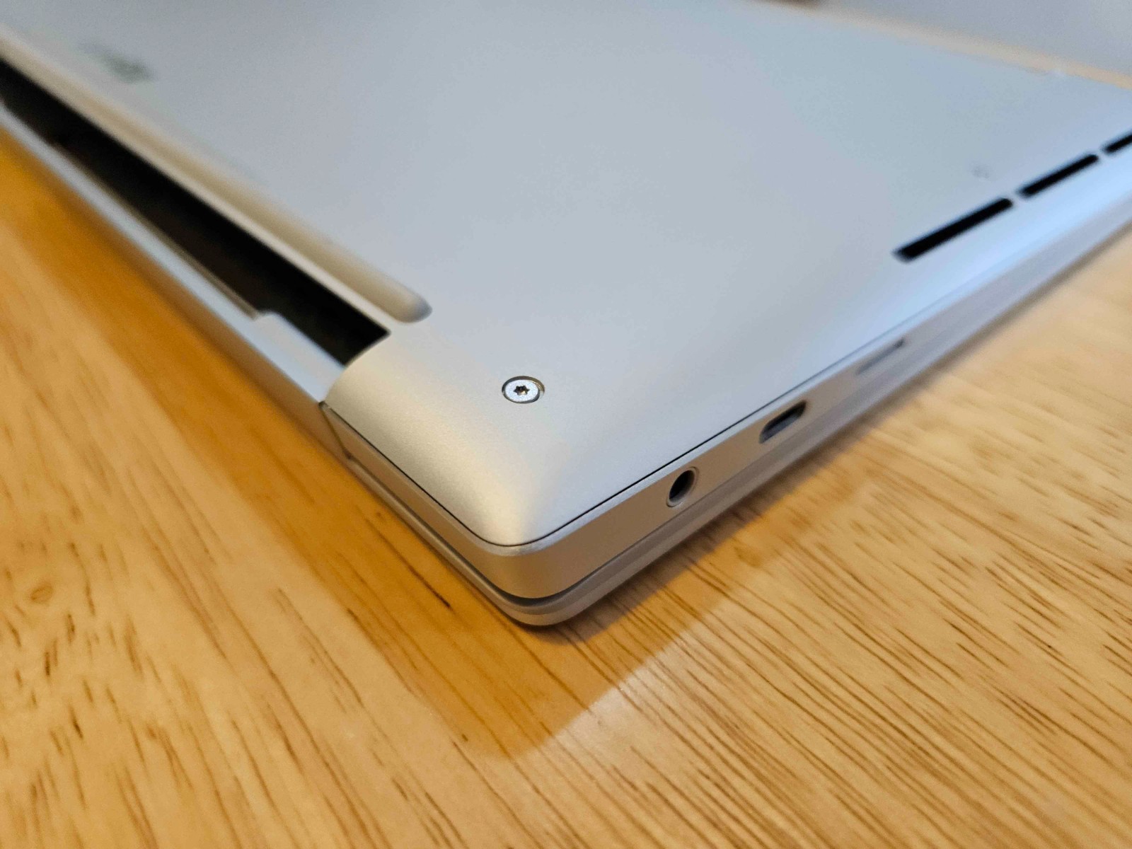 Dell XPS Premium 14.5″ 3.2K OLED Touch Laptop Intel Ultra 7 255H 32GB 1TB SSD